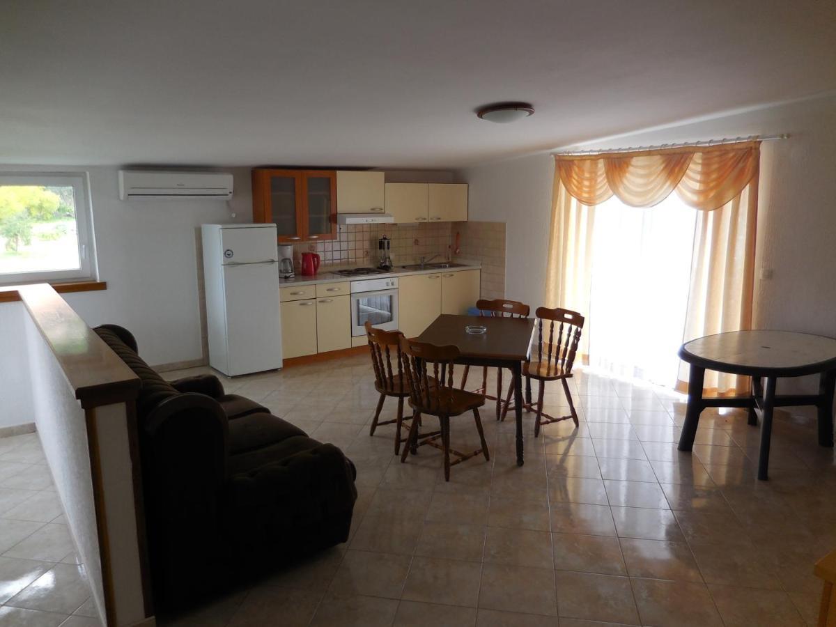 Apartments Ivica Lupic Kampor Εξωτερικό φωτογραφία